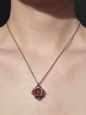 Antique gothic red pearl chainmaille necklace with a small silver chain